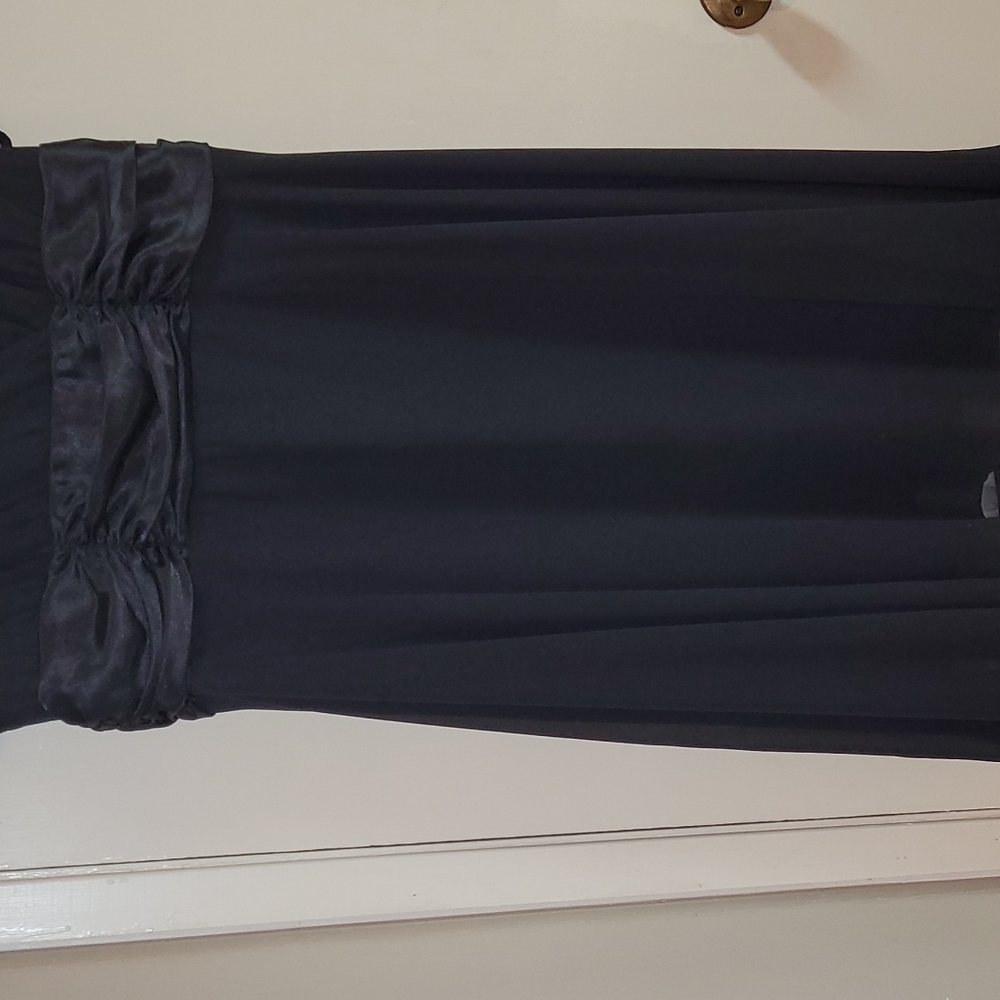 Connected Woman below the knee black dress.  V neck short flutter sleeve. - Picture 3 of 3